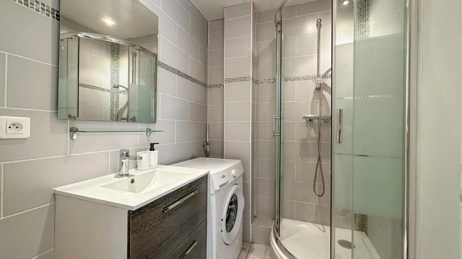 Flexliving - - Jura Paris